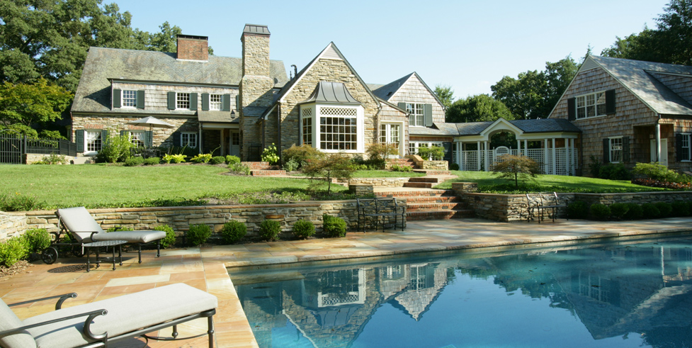 A Beautiful Sequoyah Hills Estate